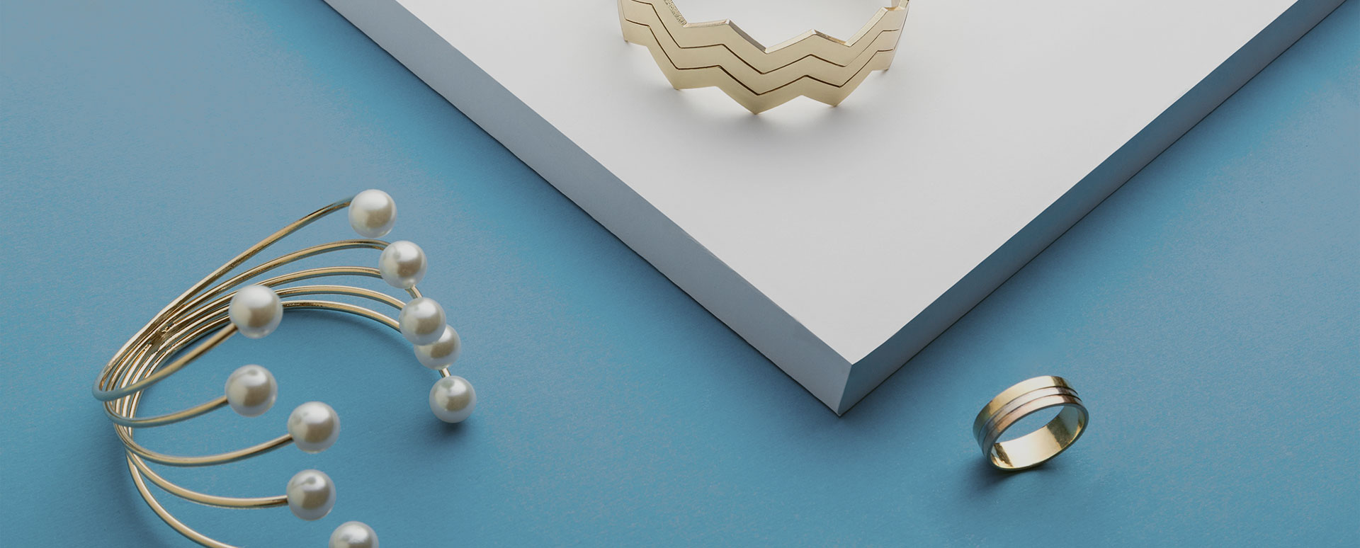 slide-jewerly-1